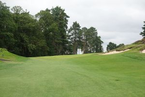 St Georges Hill 1st Green